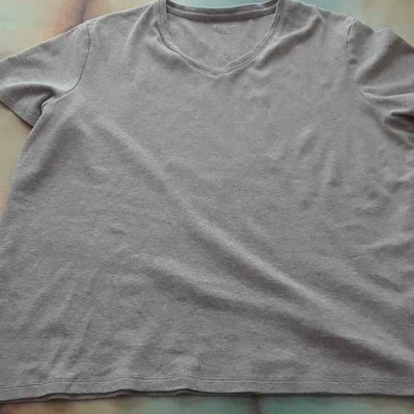 *5 for 25* Kim Rogers Gray V-neck T-Shirt - Picture 5 of 5